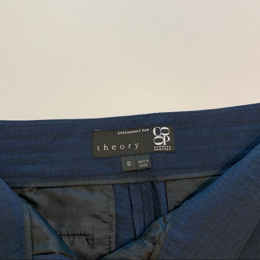 Theory Bernard Shorts - Picture 3 of 6